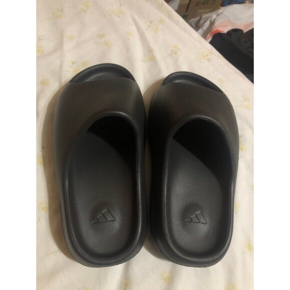 Adidas Yeezy Slide Onyx - Men’s Size 4 (No Box) - Picture 1 of 5